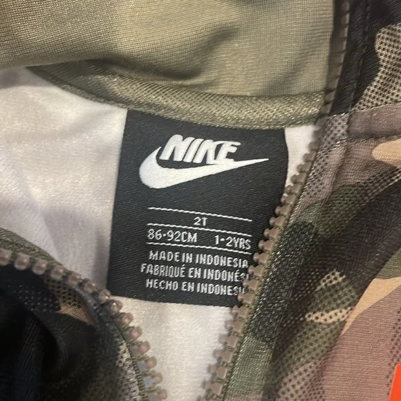 Nike Toddler Hoodie and Joggers Pants Two-piece Track Set - Picture 4 of 8